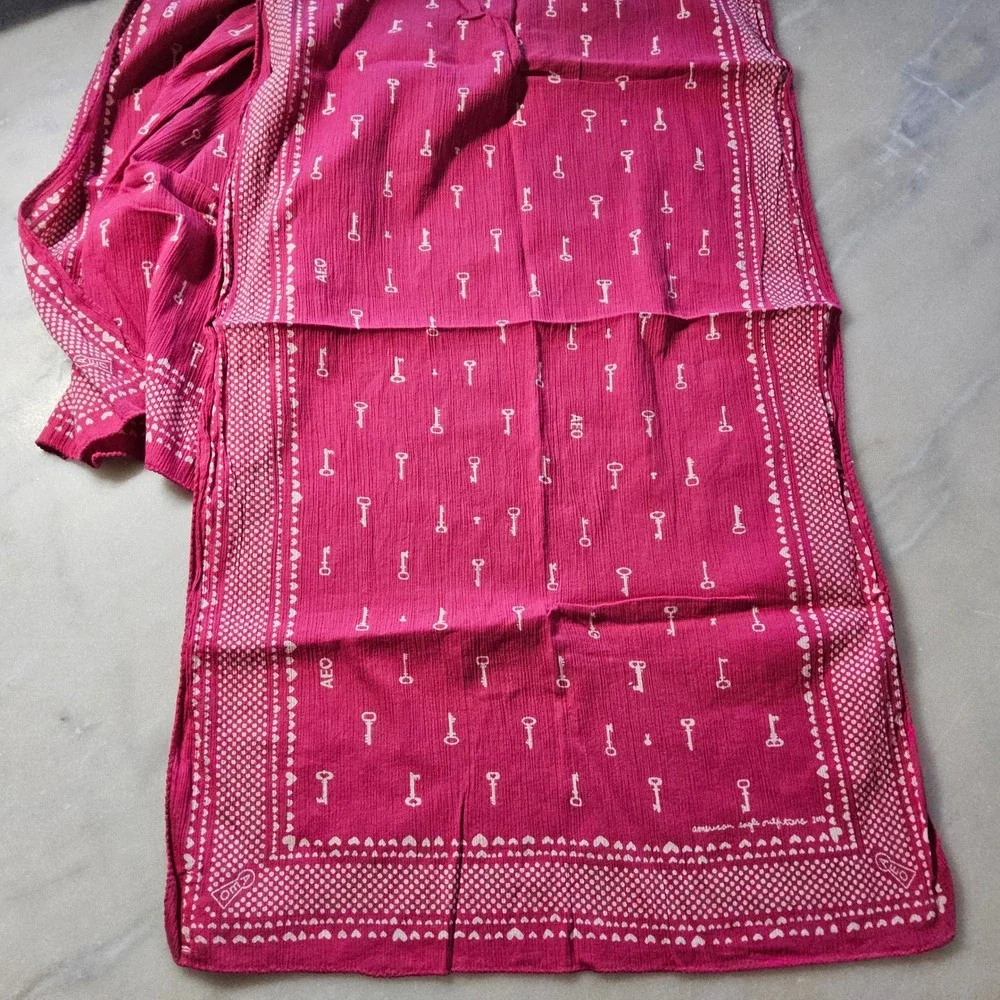 American Eagle Outfitters Scarf Pink Key‎ Print Lightweight Accessory